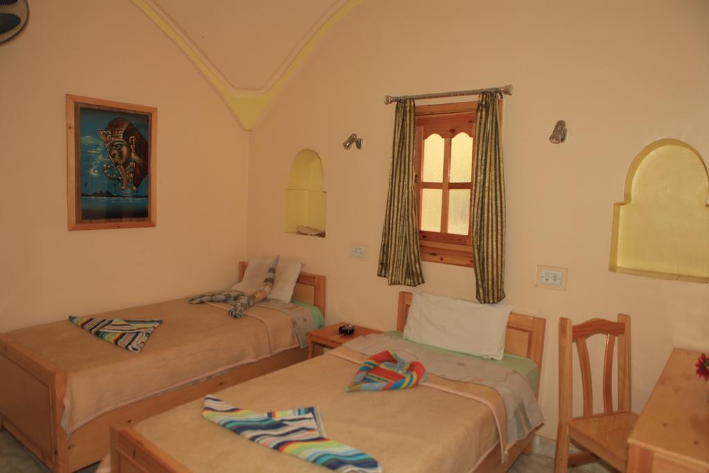 לוקסור El Fayrouz Hotel חדר תמונה