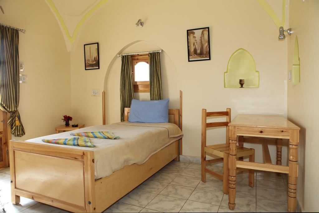 לוקסור El Fayrouz Hotel חדר תמונה