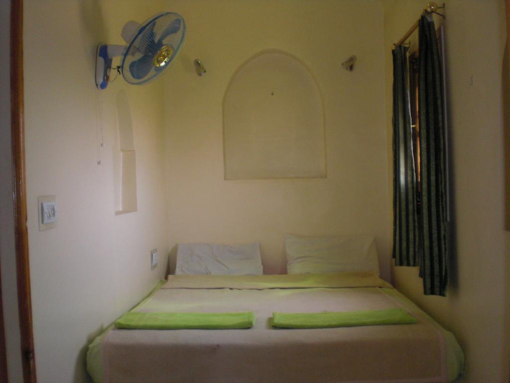 לוקסור El Fayrouz Hotel חדר תמונה