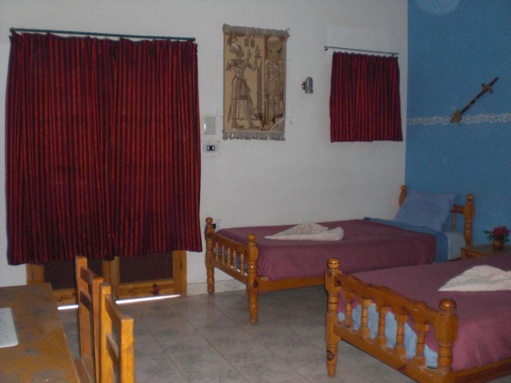 לוקסור El Fayrouz Hotel חדר תמונה